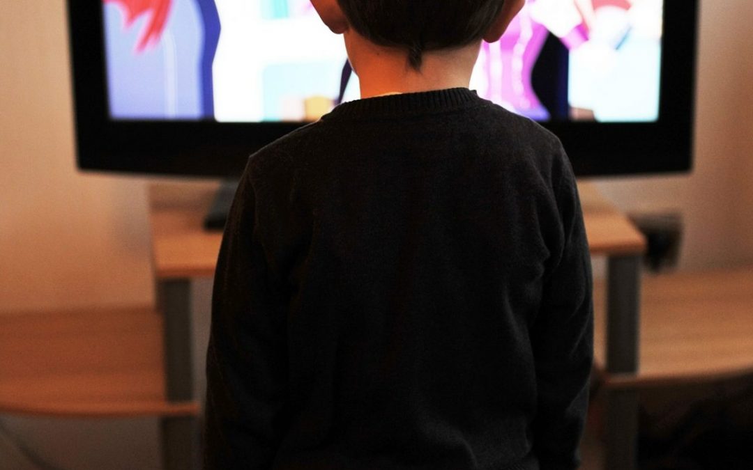 SCREEN TIME CAN DAMAGE YOUNG BRAINS